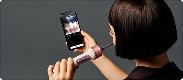 Using the CameraJet toothbrush with live viewing on a phone