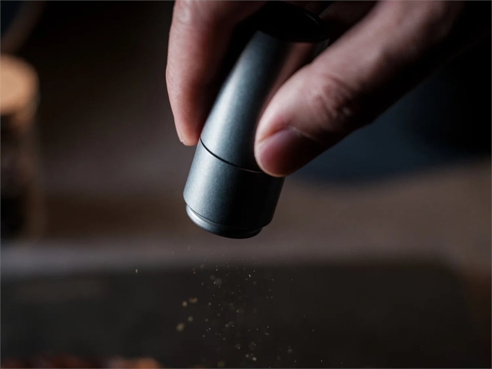 SUWADA Impact shake-powered spice mill product image 1