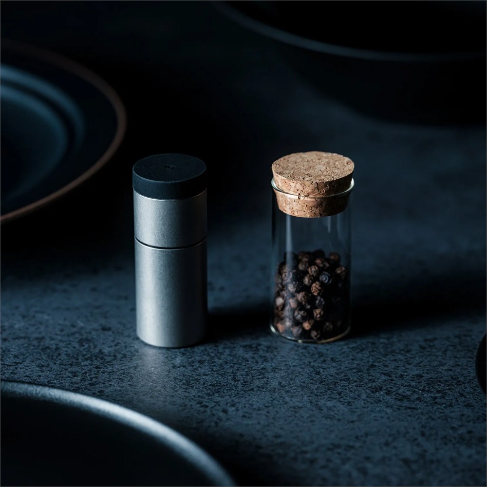 SUWADA Impact shake-powered spice mill product image 2