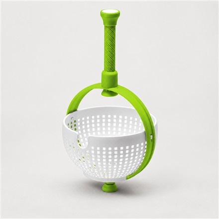 This In-Sink Salad Spinner Turns a Colander Into a Lettuce Ride