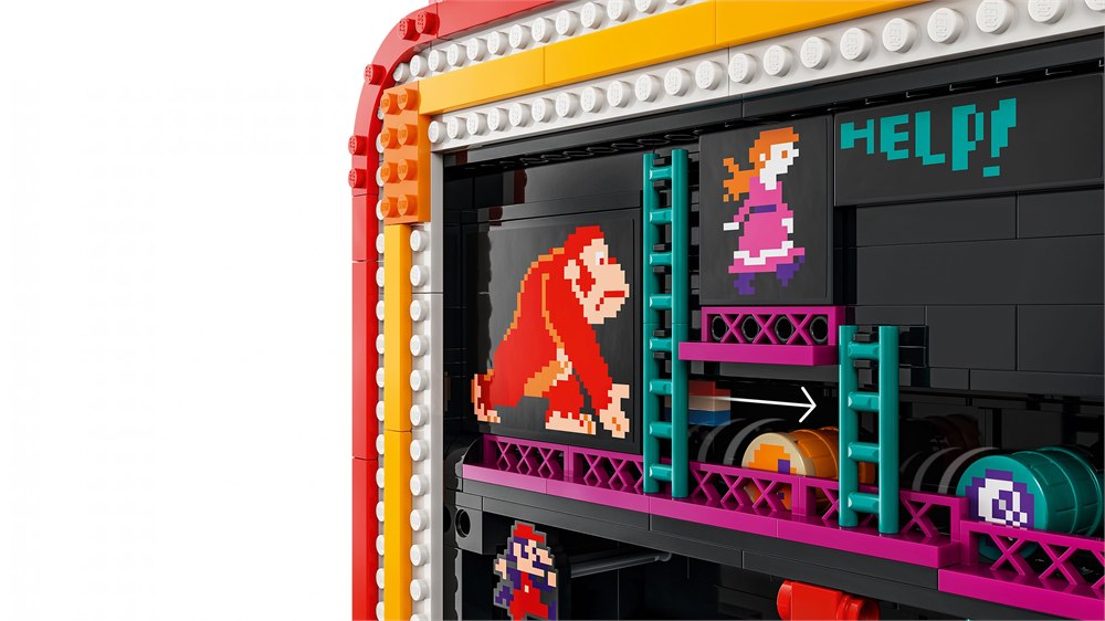 Close-up of the LEGO Donkey Kong Arcade scaffold and characters