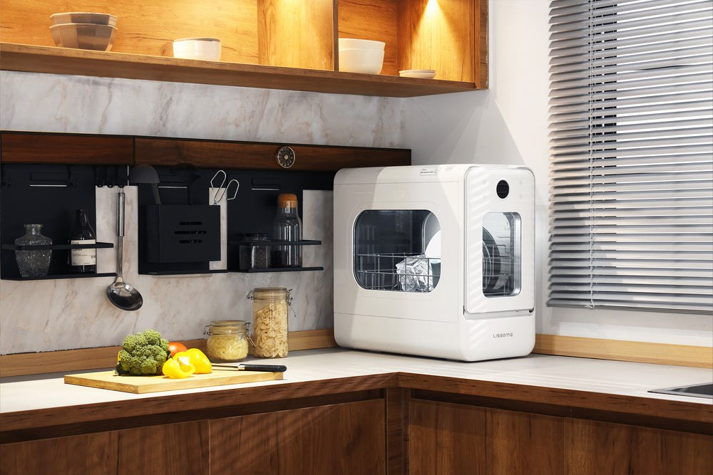 LISSOME R1 portable dishwasher in a bright kitchen corner