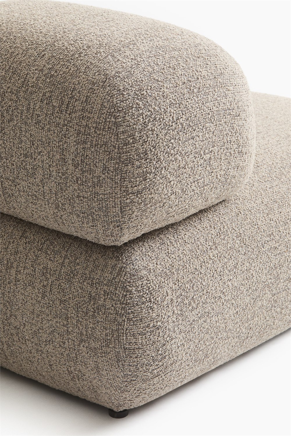 Poma chair backrest and base detail
