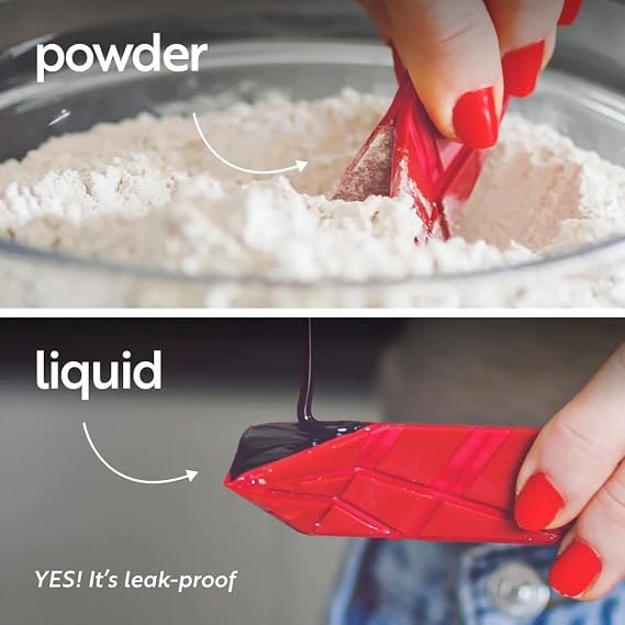 Seller demonstration of a folded spoon holding powder and liquid