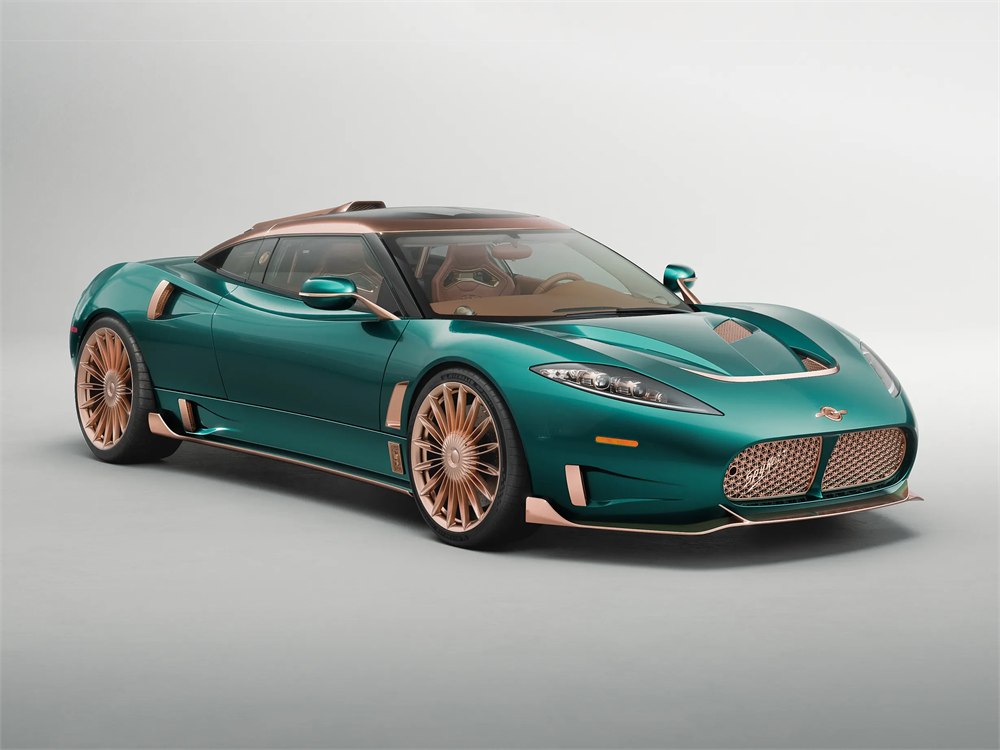 Three-quarter front view of the Spyker C8 Preliator XXV Coupe