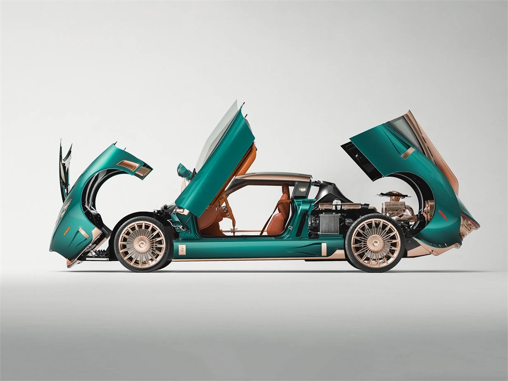 Spyker C8 Preliator XXV Coupe with butterfly opening bodywork