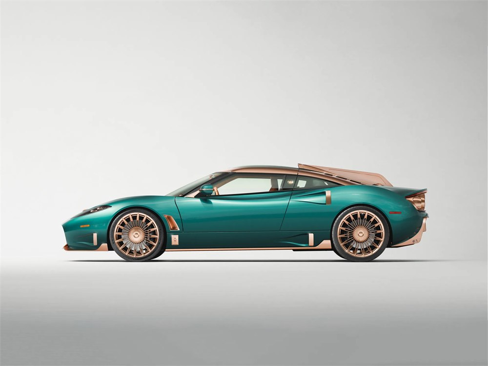 Side profile of the Spyker C8 Preliator XXV Coupe