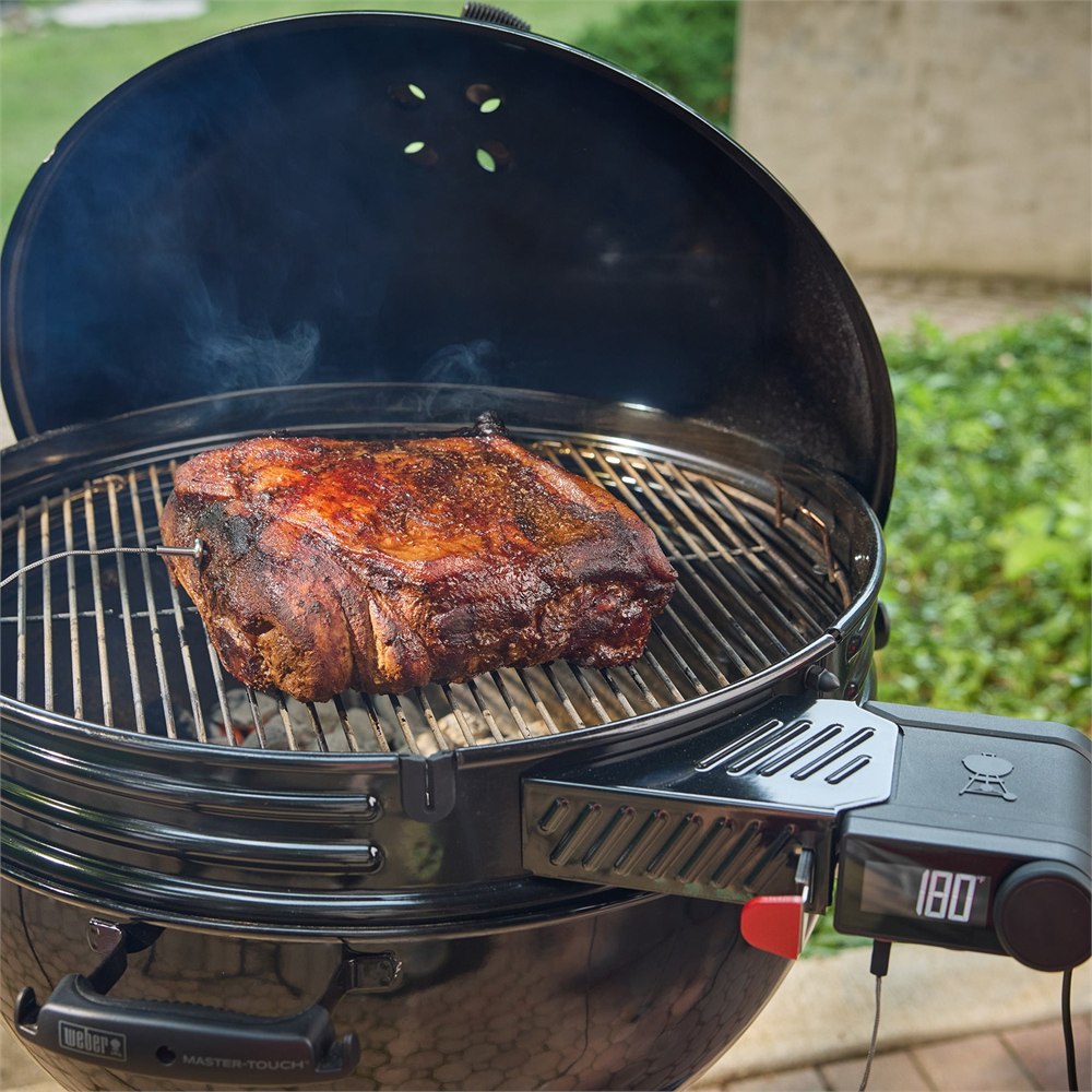 Roast cooking on a kettle fitted with the Smart Ring