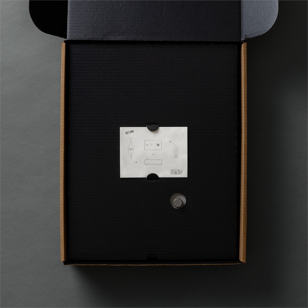 Open diffuser packaging showing the instruction leaflet