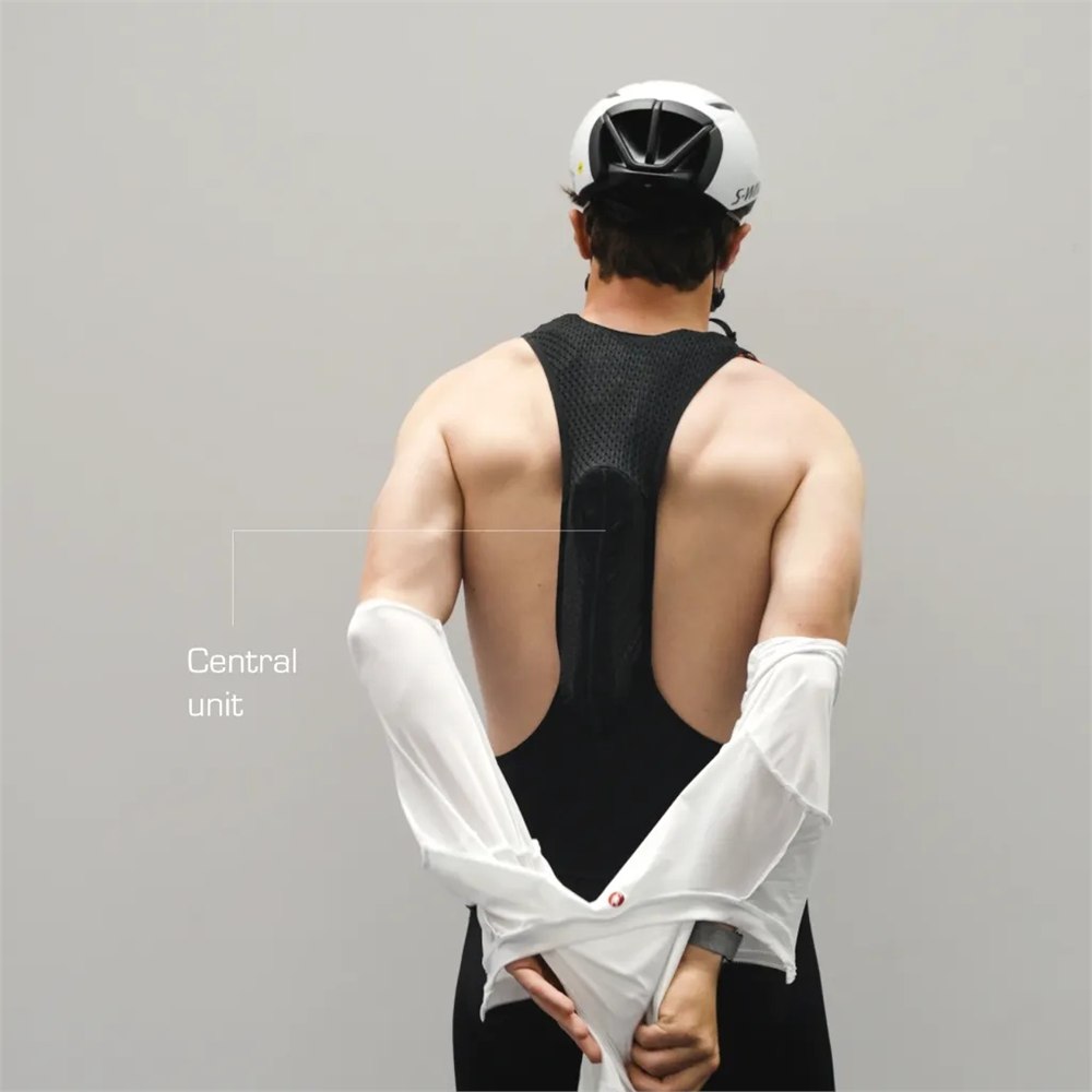 Rear view of the airbag integrated with cycling bib straps