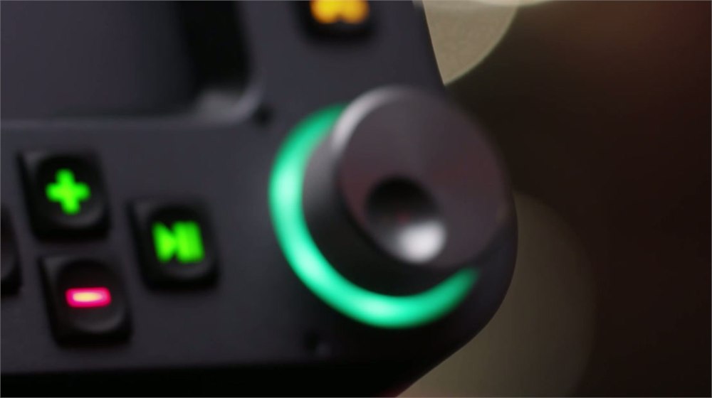 Close view of the Benjamin scroll wheel and illuminated controls