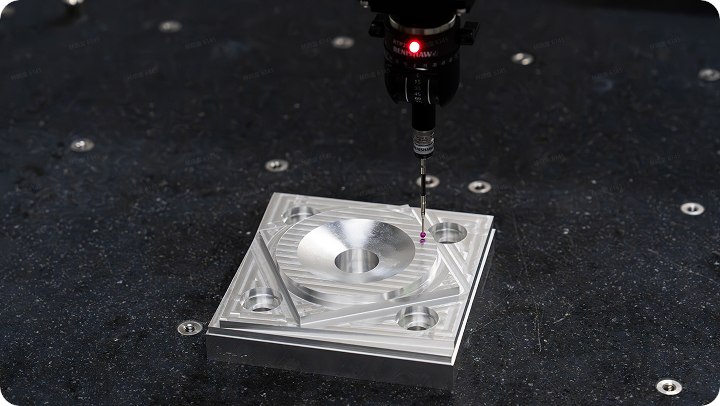 Probe measuring a machined metal component