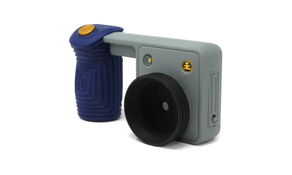 Portal camera fitted with the NocDoc optic alignment shroud