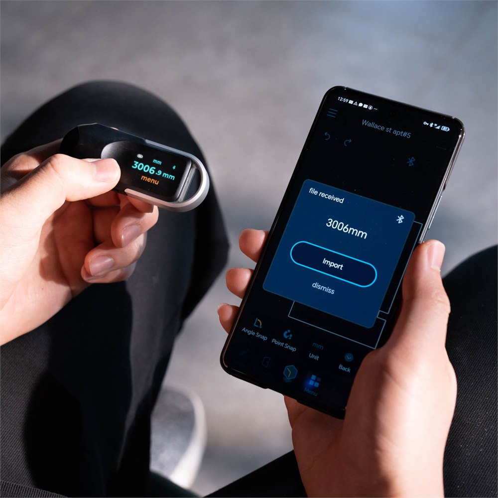 NeoRulerGO transferring a measurement to the MEAZOR phone app