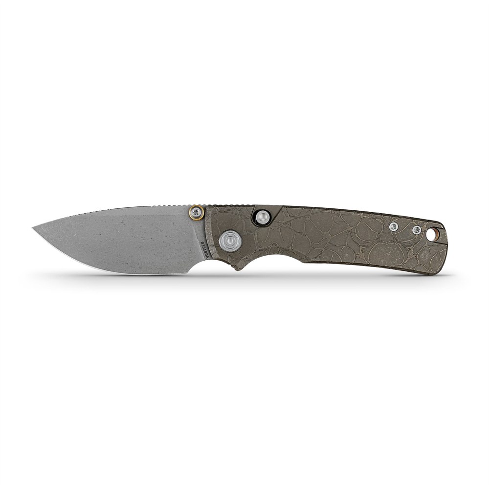 Open Vosteed Porcupine TiSlim A4811 with patterned titanium handle