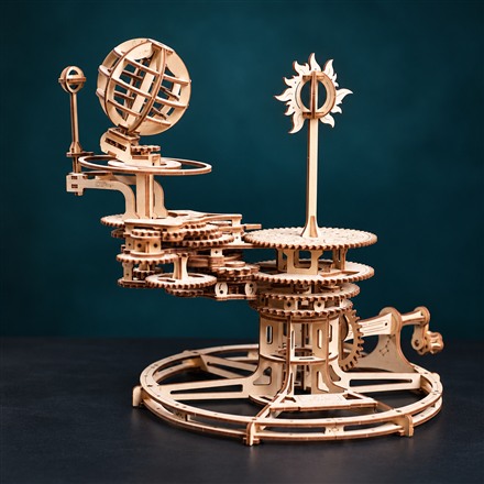 This Wooden Astronomy Model Moves the Earth and Moon With a Hand Crank