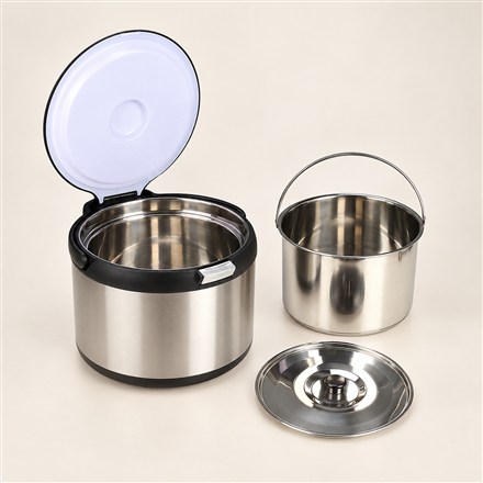 This Thermal Cooker Keeps Dinner Cooking After You Turn Off the Stove